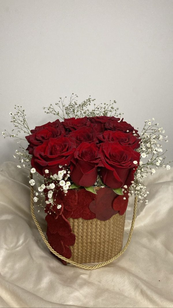 Caixa 9 rosas e vivaz