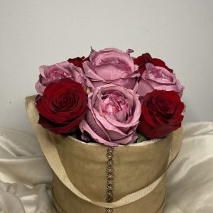Caixa 9 rosas variadas