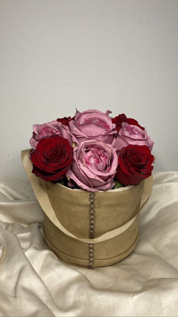 Caixa 9 rosas variadas